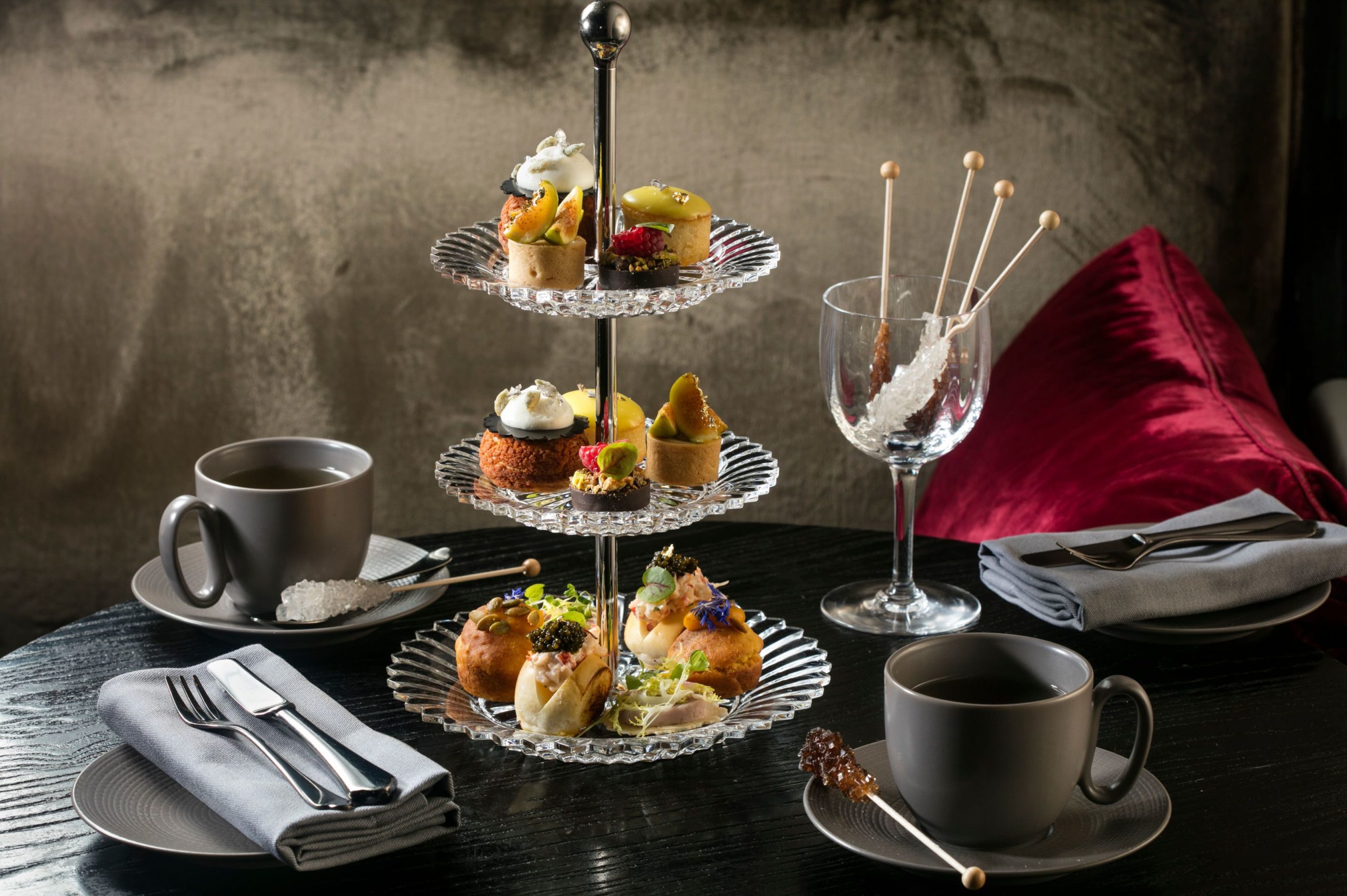 嘆頂級皇室下午茶 體驗百年水晶之美