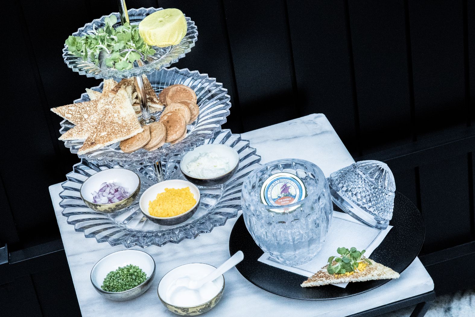 嘆頂級皇室下午茶 體驗百年水晶之美