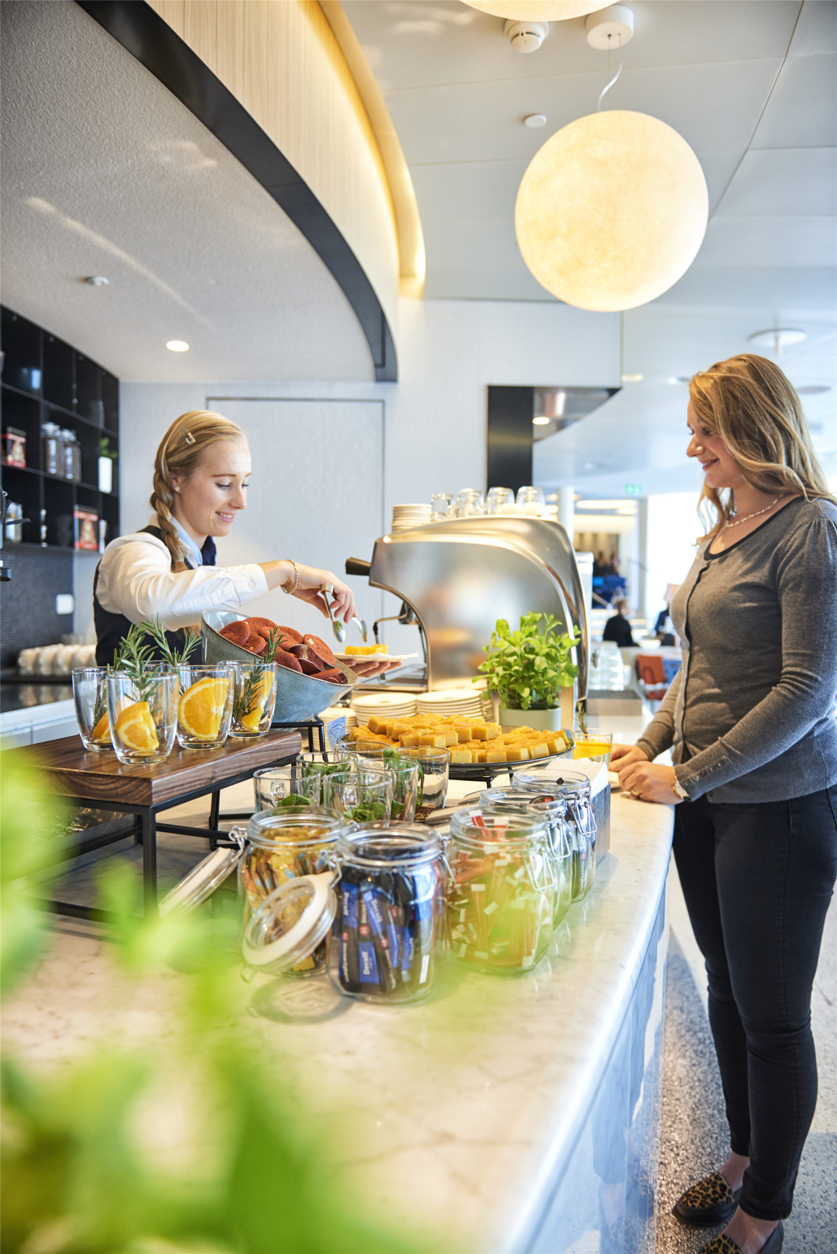 尊享史基浦機場貴賓級禮遇 荷航非申根區皇冠貴賓廳正式開業