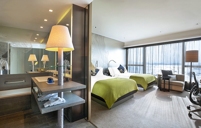 W Hong Kong_Fabulous Room_Twin beds