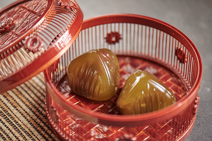 007 Kowloon Shangri-La - Shang Palace - Green tea and red bean crystal dumplings (3 pcs) - horizontal