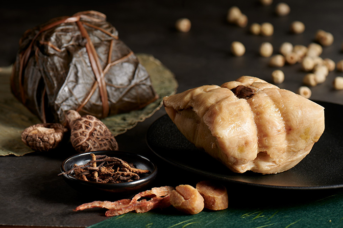 009 Kowloon Shangri-La - Shang Palace - Master Chef series - Iberico pork belly and cordycep dumpling – horizontal