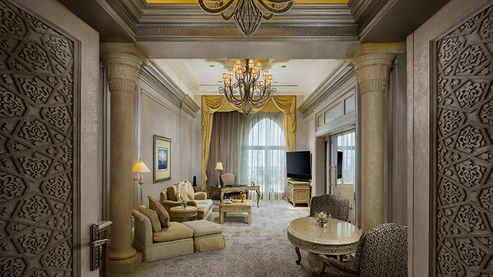 abu-dhabi-emirates-palace-palace-suite-pearl-lounge-1