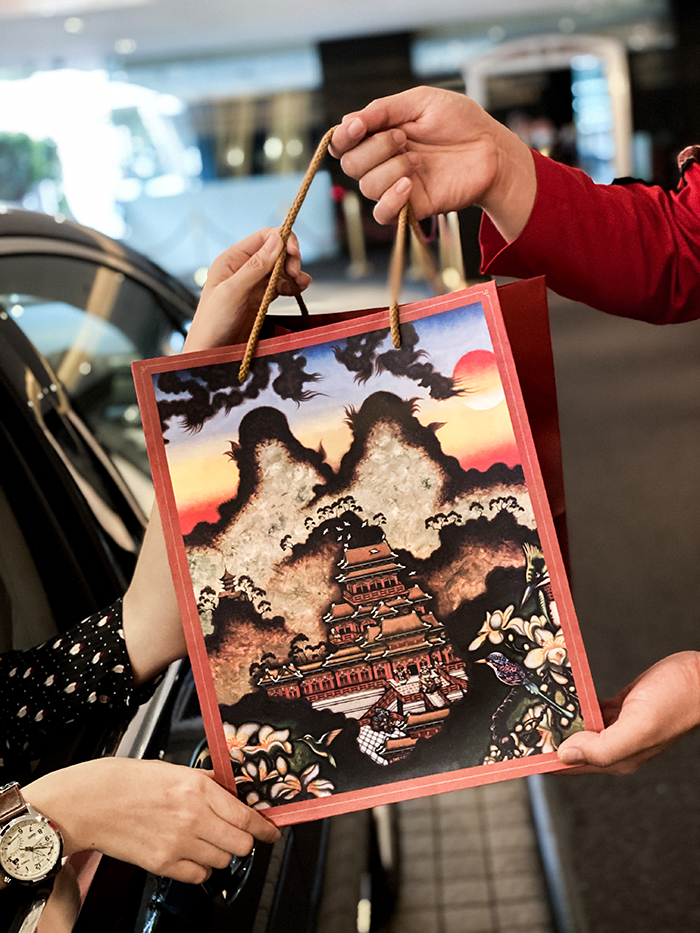 Takeaway, drive thru