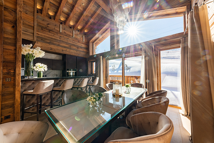 Ultima Courchevel - Kitchen Floor to Celing Windows and Sun