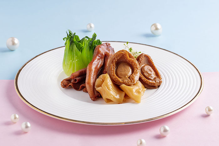 鮑魚花膠炆鴨掌