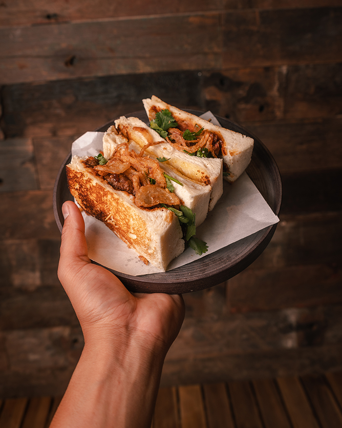 Beef Sando 牛肉洋蔥三文治 (HK$108)