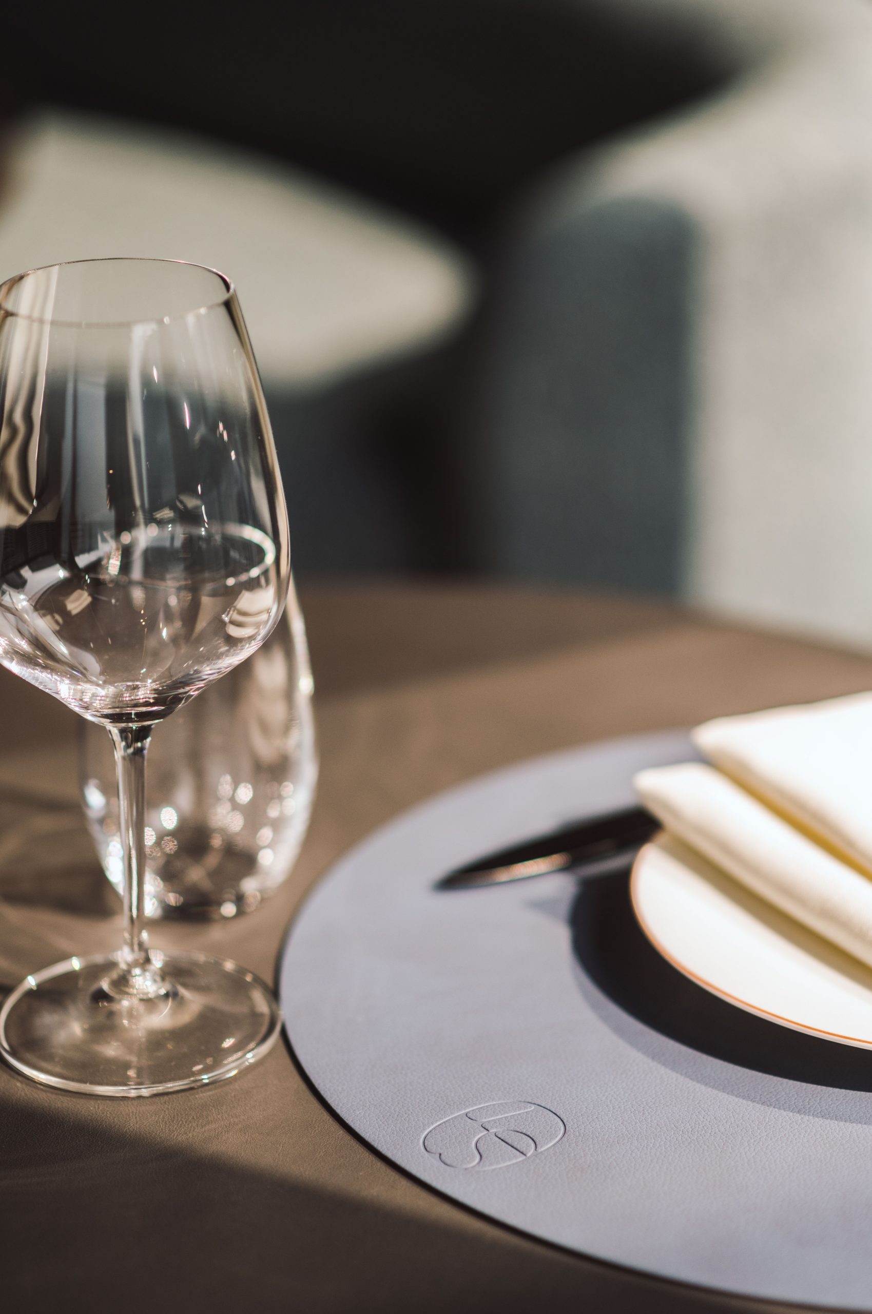 The Upper House_Salisterra_Main Dining Room Detail (1)